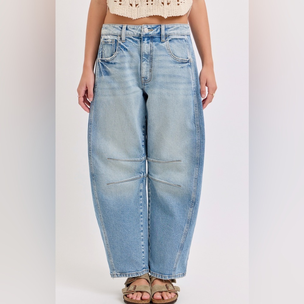 NWT Cello Horseshoe Barrel Relaxed Fit Light Washed Denim Jeans Pants - Picture 6 of 7